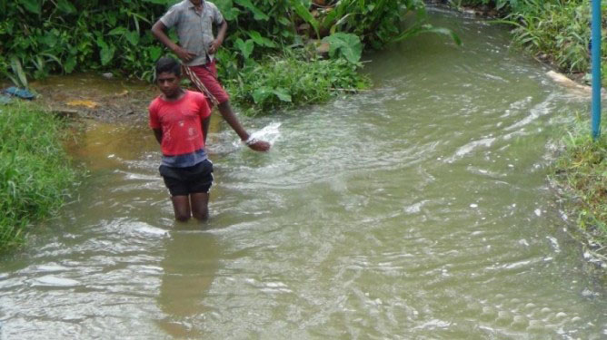 தொடரும் கனமழையால் அணைக்கட்டு உடையும் அபாயம்!