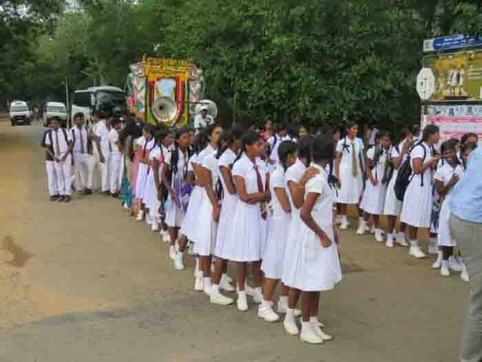 திருவள்ளுவர் சிலை  கிளிநொச்சியில் திறந்து வைப்பு..!