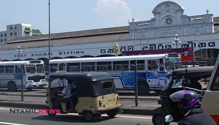 கொழும்பு புறக்கோட்டை நிலையத்தில் மற்றுமொரு மோட்டார்சைக்கிள் வெடித்து சிதறியது!