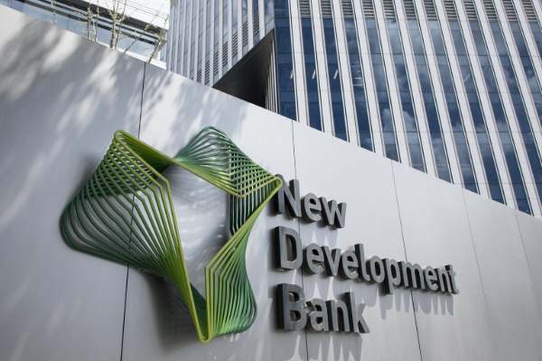 இலங்கைகக்கு ஆசிய அபிவிருத்தி வங்கி வழங்கிய பாரிய நிதி